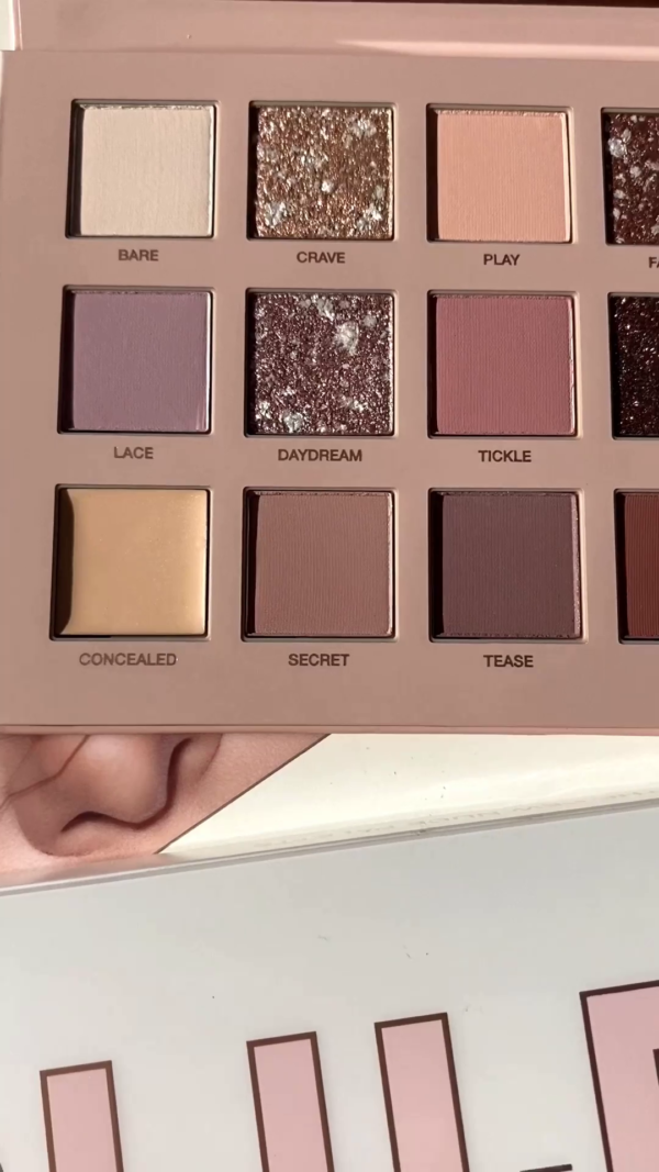 New Nude Eyeshadow Palette – 18 Ultra-Feminine Matte, Shimmer, Glitter & Cream Shades for Versatile Day-to-Night Glam Looks in Romantic Rose & Mauve Tones - Image 3