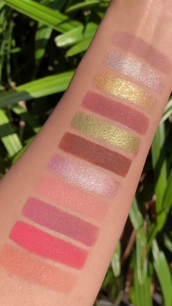 Multi-Color Eyeshadow Palette with High-Pigment Matte, Shimmer, and Glitter Finishes – Featuring 40 Versatile Shades for Eye-Catching Day-to-Night Looks - Image 2