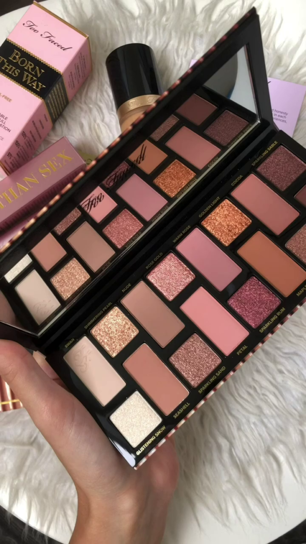 Too Faced Born This Way The Natural Nudes Eyeshadow Palette – 16 Highly Pigmented Matte, Shimmer, and Metallic Shades Inspired by Skin Tones for Seamless Day-to-Night Eye Makeup Looks