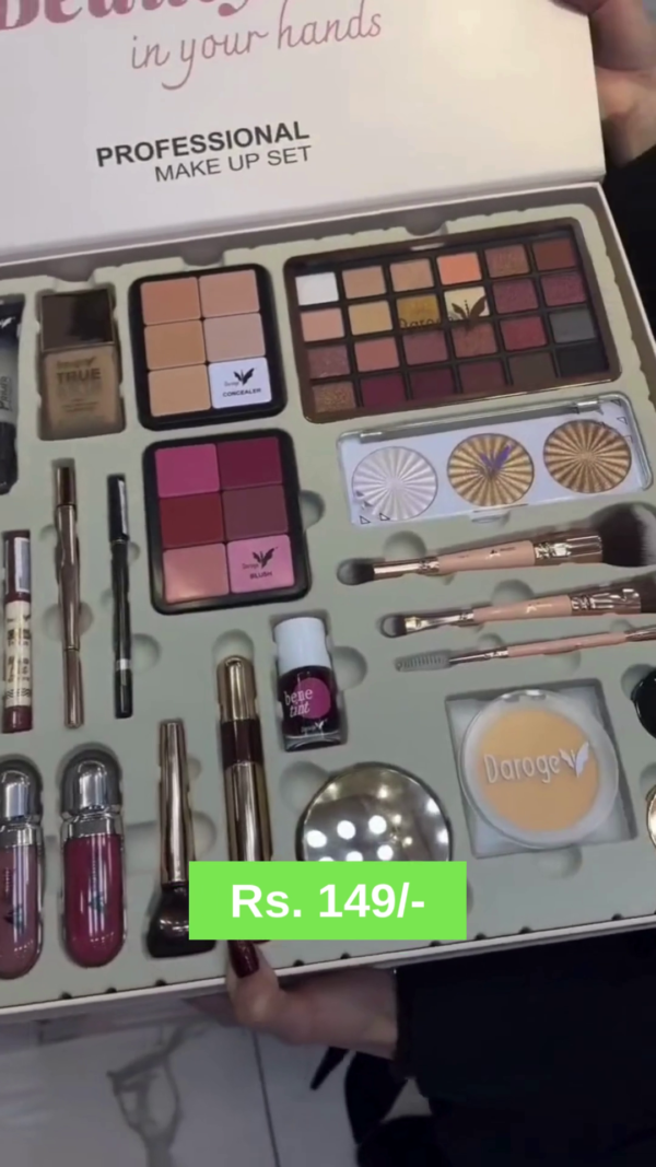 Daroge Professional Makeup Kit – All-in-One Cosmetics Set with Eyeshadows, Blush, Highlighter, Lipsticks, and Beauty Brushes for Complete Glam Look