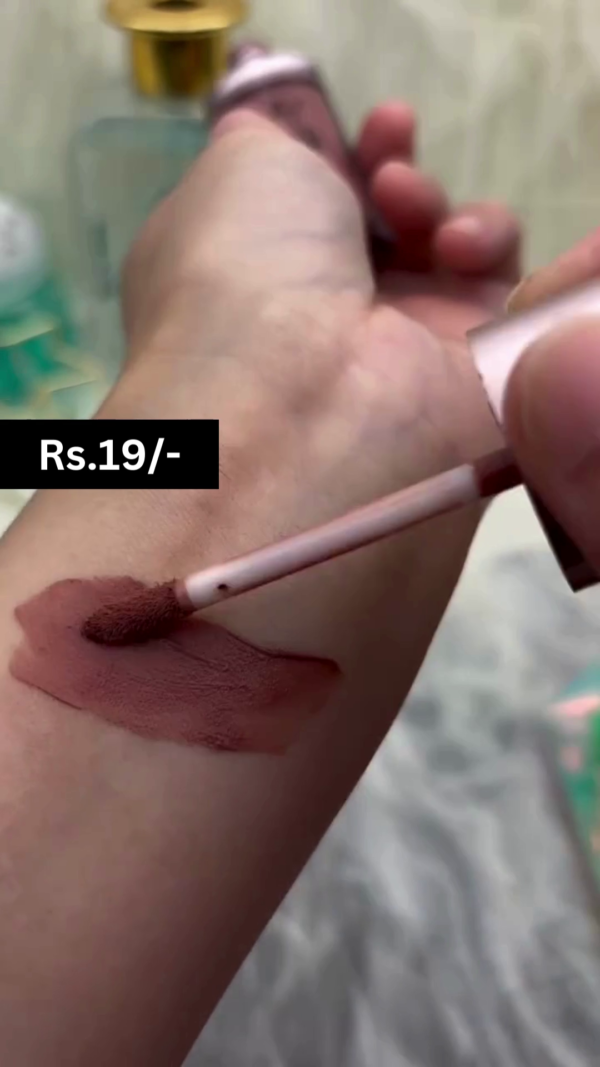 Waterproof Matte Lip Gloss with Rich Pigmentation for a Velvety, Long-Lasting Finish and Comfortable Wear - Image 3