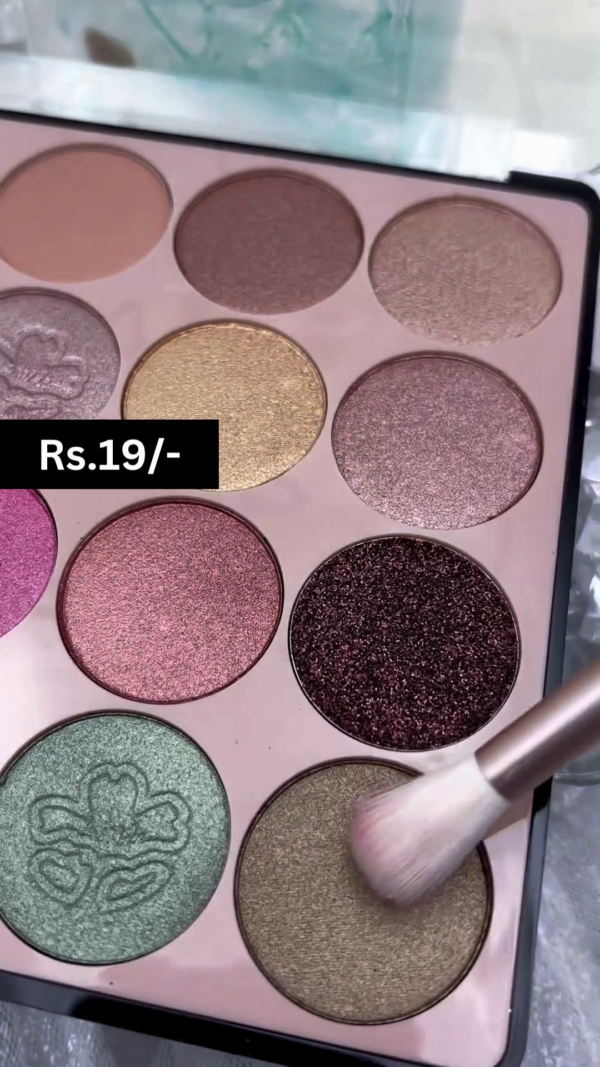 Vibrant and Versatile 16-Color Eyeshadow Palette with Matte, Shimmer, and Glitter Finishes – Bold, Blendable Shades for Every Occasion and Skin Tone