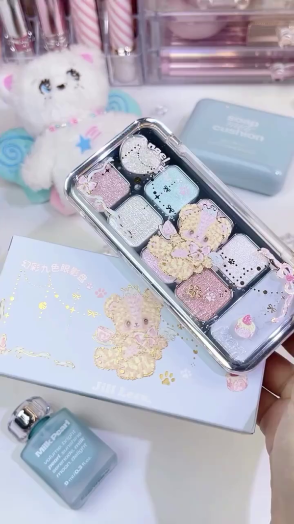 Jill Teen Fantasy 9-Color Eyeshadow Palette – Sparkling Pastel Glitter Shades in Adorable Bear-Themed Packaging with Mirror, Perfect for Cute Kawaii Makeup Looks
