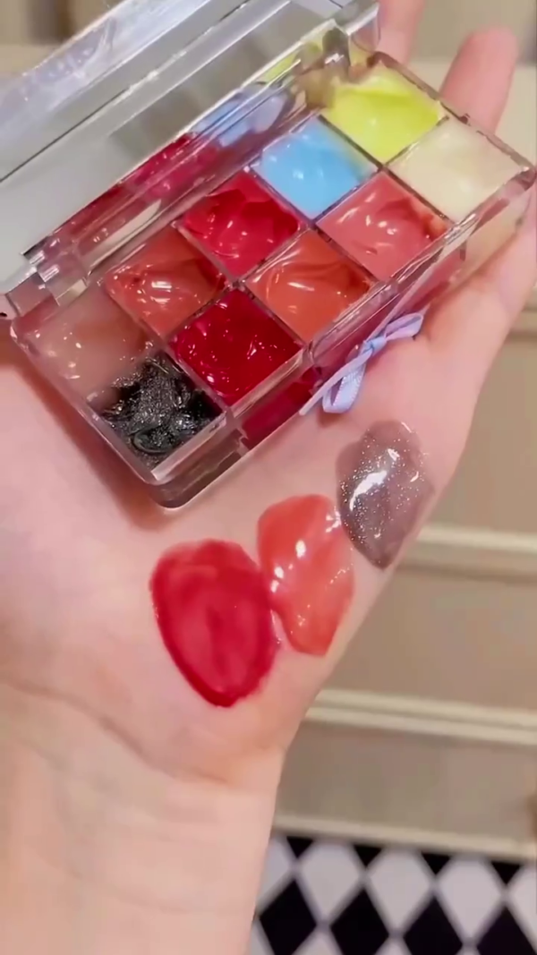 Sweet Girl Lip Cream Palette – Multi-Shade Glossy Lip Color Set with Mirror, Cute Bow Packaging, and a Variety of Vibrant and Glittery Tones for Customizable Lip Looks - Image 2