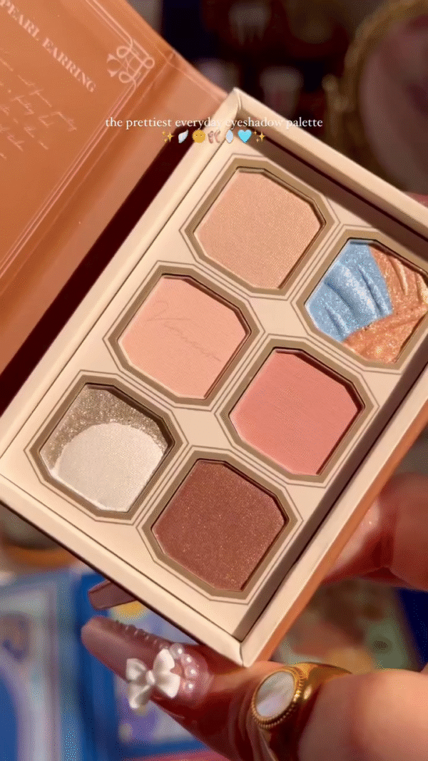 The Prettiest Everyday Eyeshadow Palette – Featuring Soft Neutrals, Shimmery Tones, and a Touch of Blue for a Gorgeous, Everyday Look. Perfect for Creating Natural, Radiant Eye Makeup. - Image 2