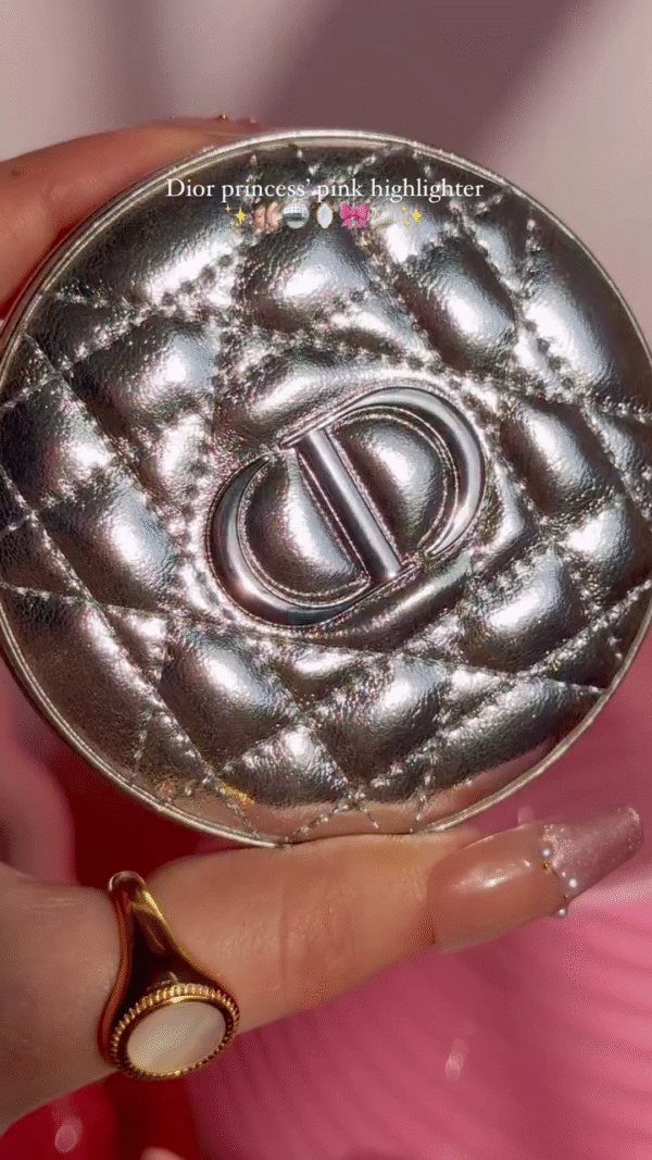 Princess Pink Highlighter – Gorgeous Soft Pink Shade with a Luxurious Finish, Perfect for Adding a Radiant Glow to Your Makeup Look