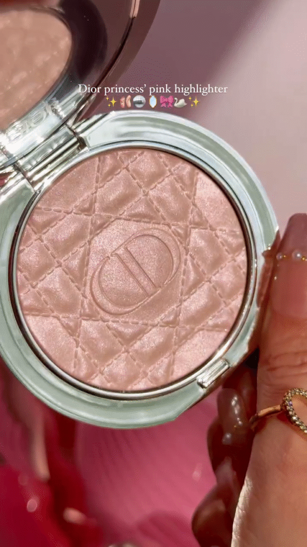 Princess Pink Highlighter – Gorgeous Soft Pink Shade with a Luxurious Finish, Perfect for Adding a Radiant Glow to Your Makeup Look - Image 2
