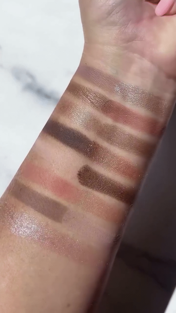 Neutral and Smoky Eyeshadow Palette with Gorgeous Matte and Shimmer Shades - Image 2