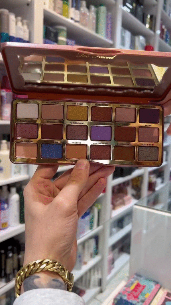 Warm and Bold 18-Color Eyeshadow Palette with Rich Browns, Purples, and Pops of Blue for Stunning Eye Looks - Image 2