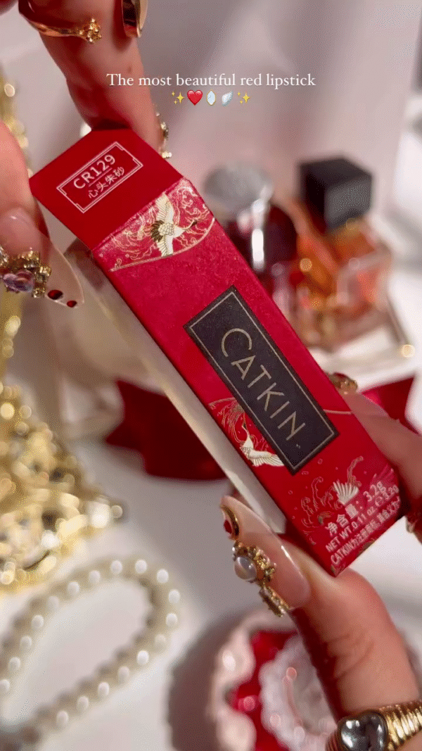 The Most Beautiful Red Lipstick – Rich, Bold Red Hue with a Luxurious Packaging, Perfect for a Timeless and Glamorous Look