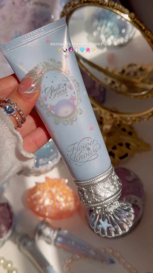Lavender Primer for a Smooth, Glowing Base with a Soft Lavender Scent and a Cute Shell-Inspired Design