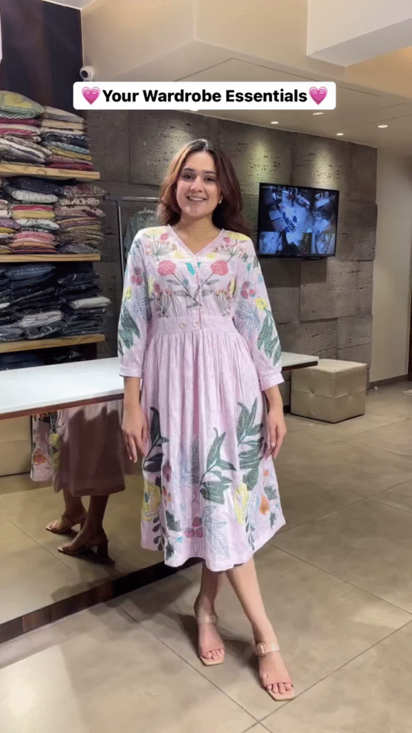Trendy Printed Dresses in White and Beige with Elegant Floral Patterns – Your Wardrobe Essentials - Image 2