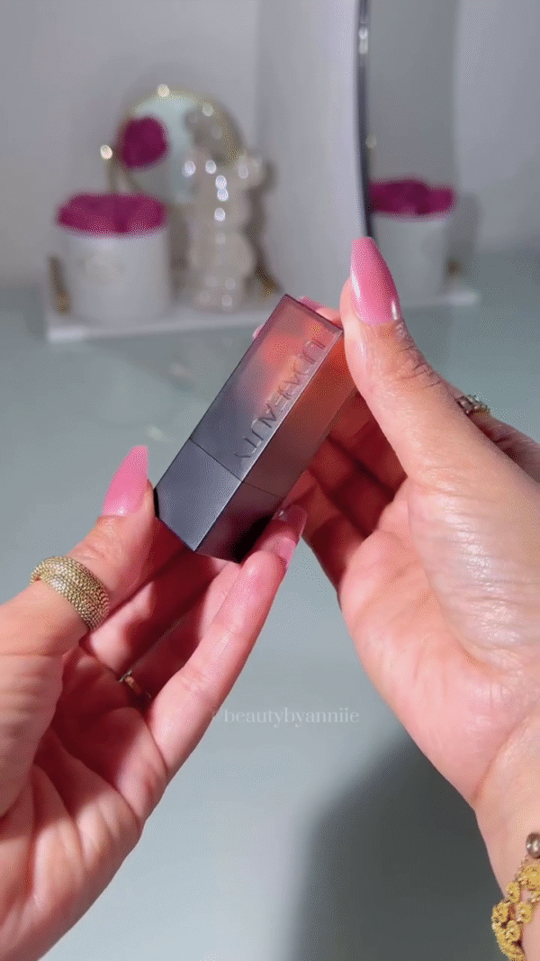 Versatile Blush and Highlighter Palette with 8 Shades: Golden Cooper, Cool Peach, Brick Berry, and More