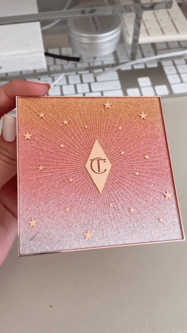 Charlotte Tilbury 9-Color Luxury Eyeshadow Palette – Rich Matte, Metallic & Shimmer Shades for Glamorous Day-to-Night Looks