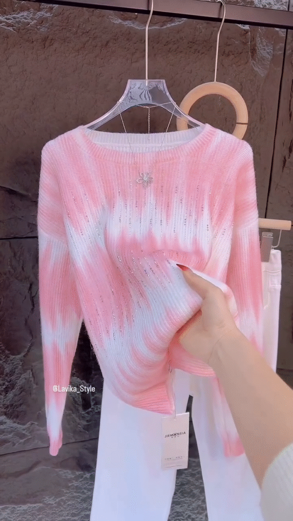 Soft Pink and White Ombre Knit Sweater with Subtle Rhinestone Detailing and Round Neck – Cozy and Chic Winter Pullover for Casual and Elegant Outfits