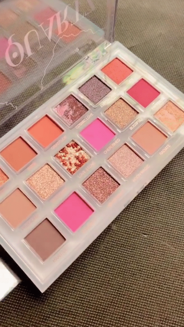 Vibrant 18-Color Eyeshadow Palette – Blend of Matte, Shimmer, and Glitter Shades for Stunning Day-to-Night Looks - Image 2