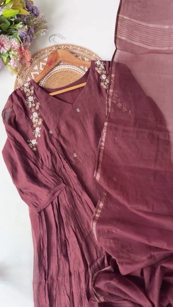 Mauve Embroidered Kurta Set with Delicate Floral Detailing and Sheer Dupatta – Ideal for Casual and Festive Occasions