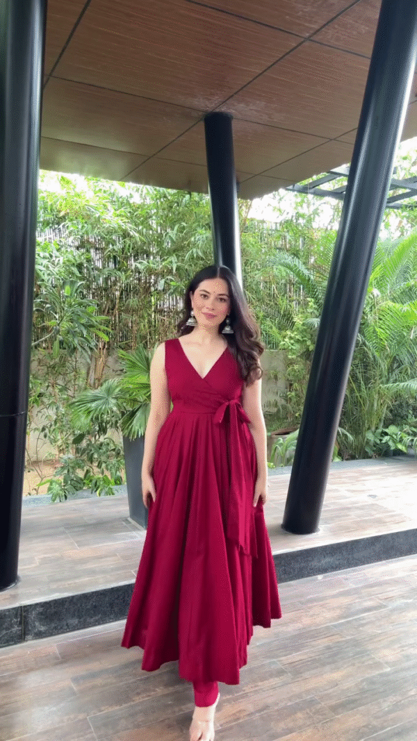 Burgundy V-neck A-Line Dress with Flowing Skirt and Waist Tie Detail, Perfect for Formal and Semi-Formal Events - Image 2