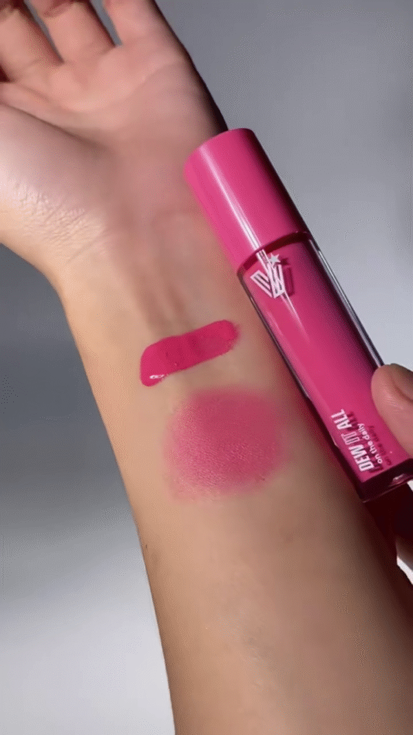 Vibrant Pink Liquid Lipstick – Long-Lasting Matte Finish for Bold, All-Day Wear, with Smooth and Rich Pigmentation