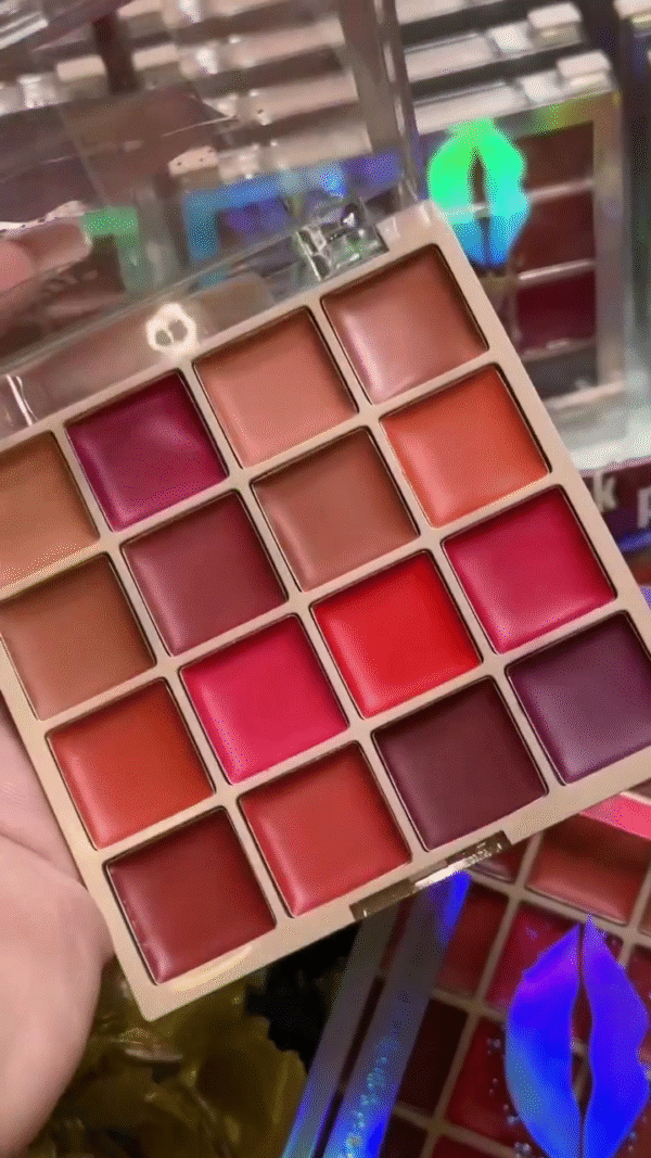 Queen 16-Color Lipstick Palette with a Beautiful Range of Matte and Creamy Shades in Bold Reds, Pinks, and Nudes for Stunning Lips - Image 2