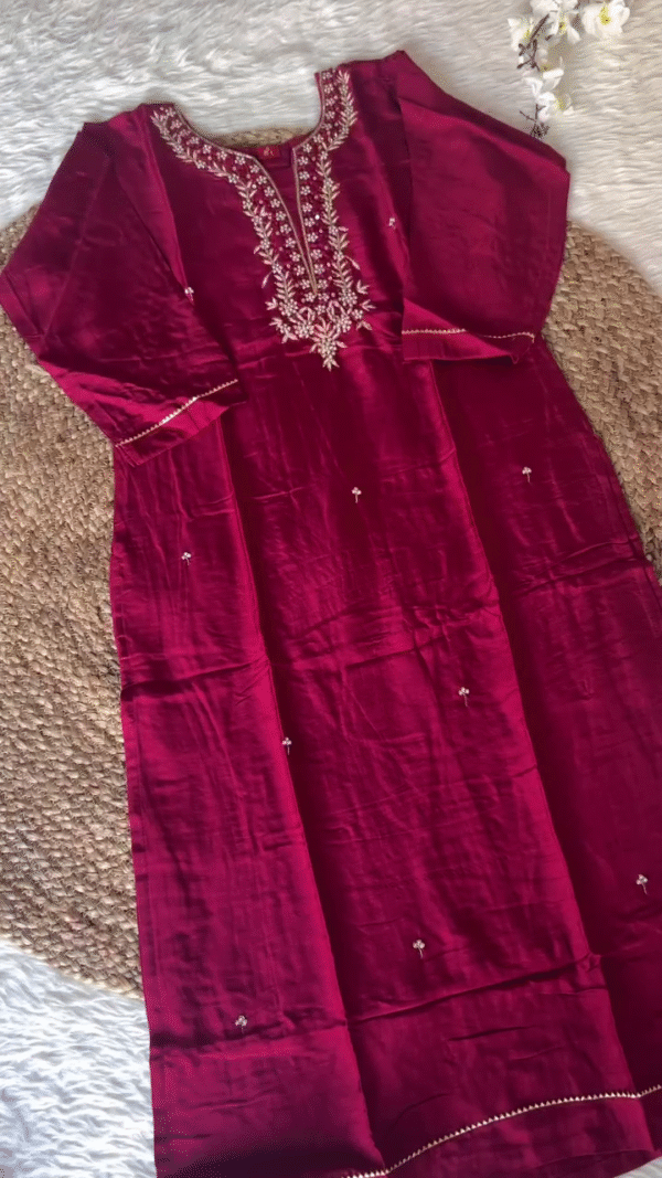 Maroon Embroidered Kurta Set with Intricate Floral Designs and Matching Dupatta – Perfect for Festive and Formal Occasions - Image 2