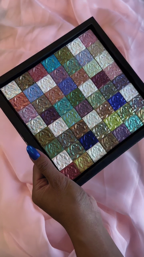 Multicolor Shimmer Eyeshadow Palette – A Stunning Array of Metallic and Iridescent Shades for Bold and Creative Eye Looks