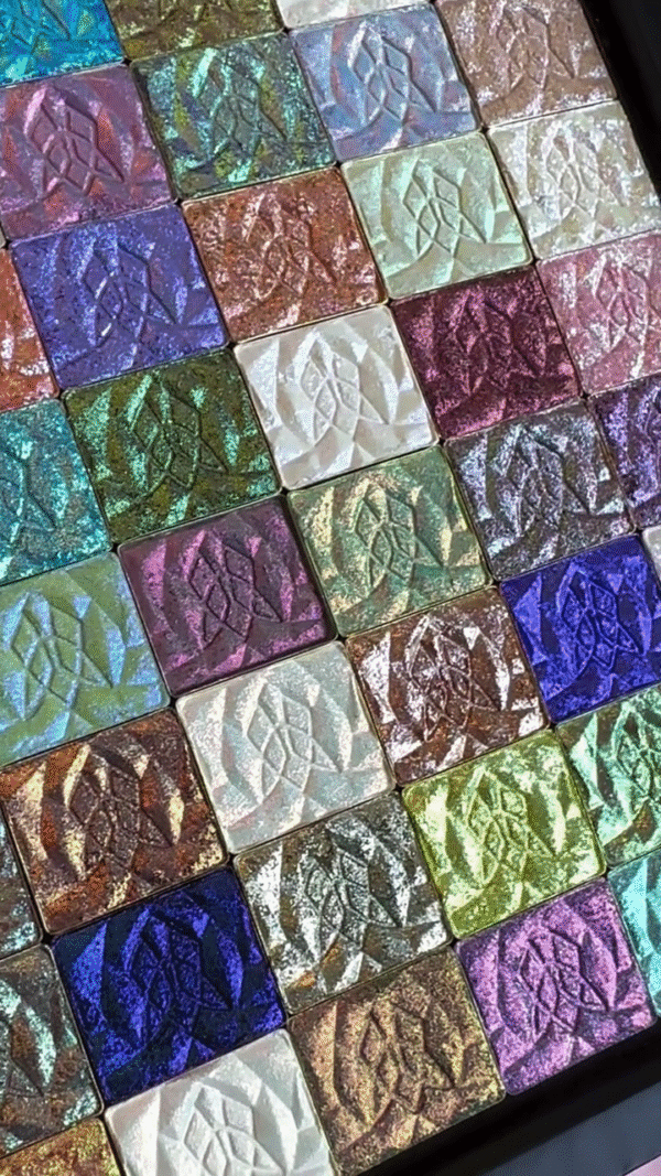 Multicolor Shimmer Eyeshadow Palette – A Stunning Array of Metallic and Iridescent Shades for Bold and Creative Eye Looks - Image 2