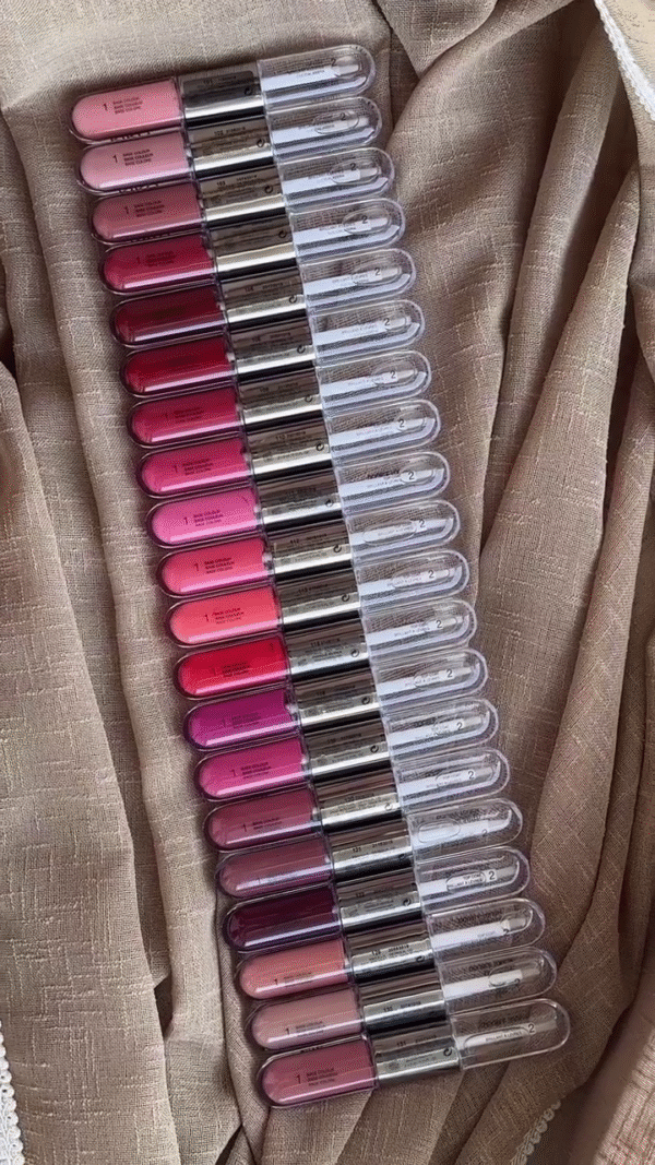 Set of 18 Long-Lasting Lipsticks in Matte and Glossy Finishes – Featuring a Wide Range of Shades from Nude to Bold Pinks and Reds