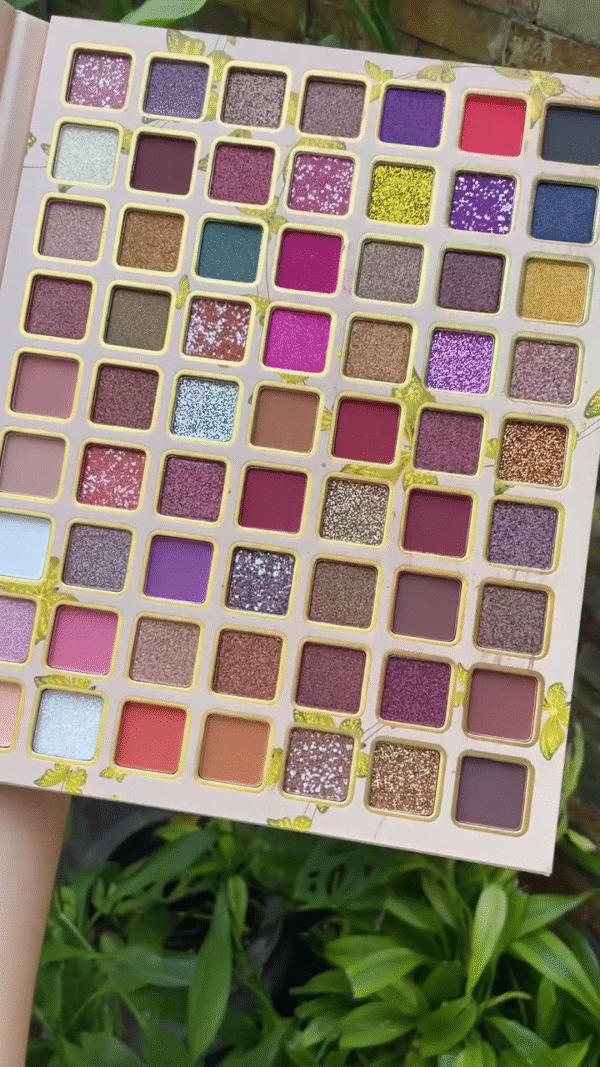 Colorful and Glamorous Eyeshadow Palette with 35 Shades in Matte, Shimmer, and Glitter Finishes, Featuring Rich Pink, Purple, Gold, and Bronze Tones for Bold and Stunning Looks