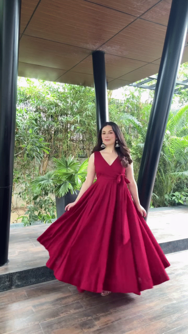 Burgundy V-neck A-Line Dress with Flowing Skirt and Waist Tie Detail, Perfect for Formal and Semi-Formal Events