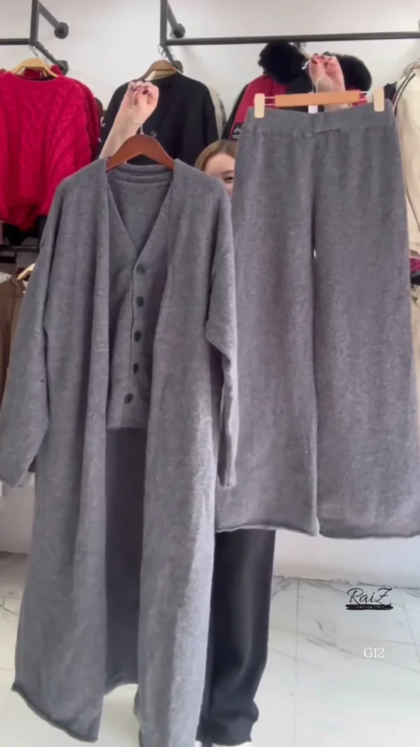 Casual Fleece Hoodie with Kangaroo Pocket and Adjustable Drawstring – Everyday Winter Essential for Women - Image 2