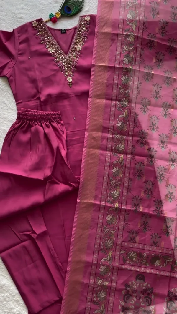 Elegant Women’s Ethnic Wear - Image 2