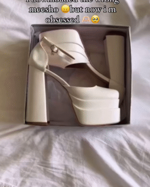 Threads of Royal Legacy: Discovering the Splendor of Indian Ethnic Ensembles That Weave Together the Grandeur of the Past with the Glamour of the Present (Version 42)