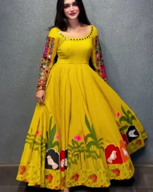 Royal Weaves of Wonder: Unveiling the Magnificent Story of Indiaâ€™s Traditional Attire Crafted for Queens, Brides, and Celebrations of Grace (Version 88)