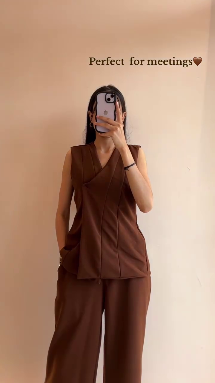 Whispers of the Loom: Celebrating India’s Handcrafted Sarees, Lehengas, and Kurtas That Embody Centuries of Tradition, Art, and Feminine Elegance (Version 43) - Image 2