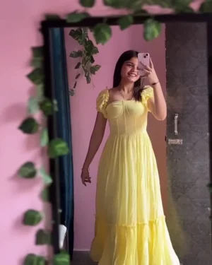 Threads of Royal Legacy: Discovering the Splendor of Indian Ethnic Ensembles That Weave Together the Grandeur of the Past with the Glamour of the Present (Version 72)