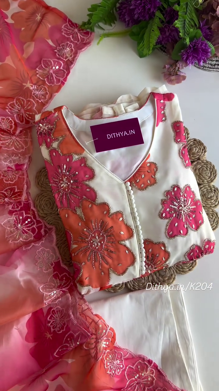 Whispers of the Loom: Celebrating India’s Handcrafted Sarees, Lehengas, and Kurtas That Embody Centuries of Tradition, Art, and Feminine Elegance