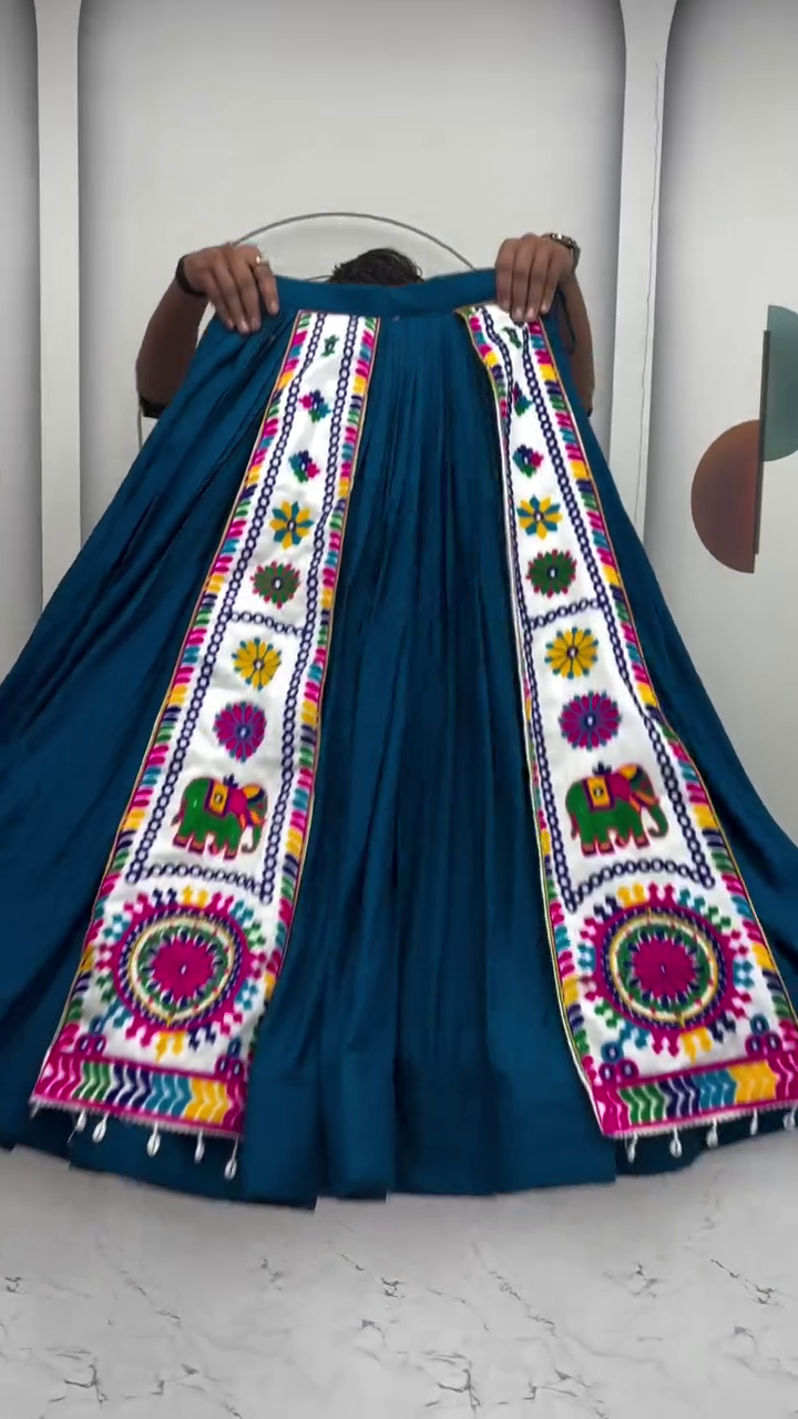 Threads of Royal Legacy: Discovering the Splendor of Indian Ethnic Ensembles That Weave Together the Grandeur of the Past with the Glamour of the Present (Version 22)