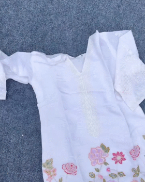 Threads of Royal Legacy: Discovering the Splendor of Indian Ethnic Ensembles That Weave Together the Grandeur of the Past with the Glamour of the Present (Version 32)