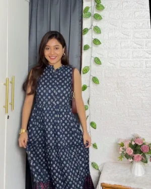 Threads of Royal Legacy: Discovering the Splendor of Indian Ethnic Ensembles That Weave Together the Grandeur of the Past with the Glamour of the Present (Version 52)