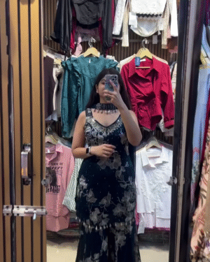 The Soul of Indian Fashion: Handwoven Ethnic Wear That Bridges the Gap Between Ancient Craft and Contemporary Sophistication (Version 30)