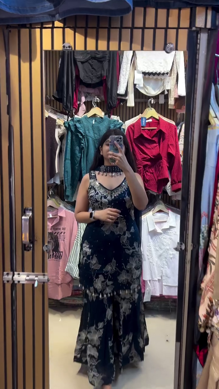 The Soul of Indian Fashion: Handwoven Ethnic Wear That Bridges the Gap Between Ancient Craft and Contemporary Sophistication (Version 30)