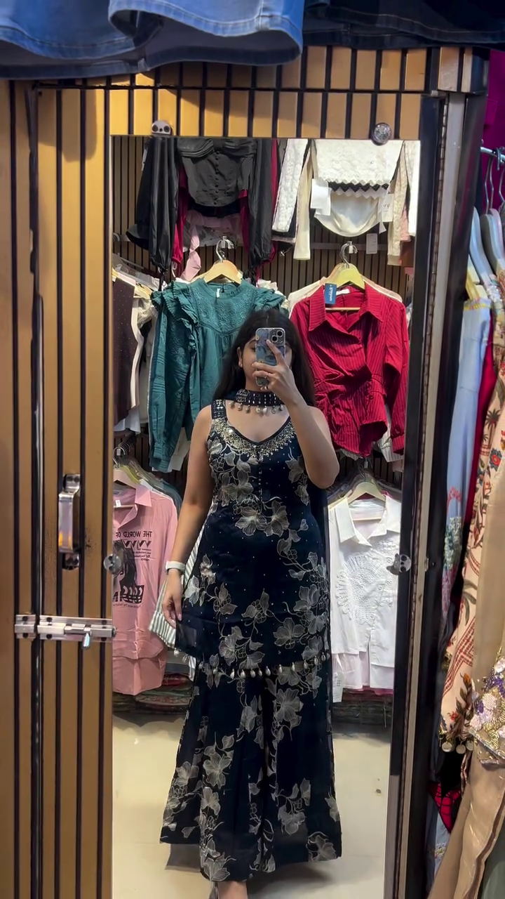 The Soul of Indian Fashion: Handwoven Ethnic Wear That Bridges the Gap Between Ancient Craft and Contemporary Sophistication (Version 30) - Image 2