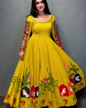 The Soul of Indian Fashion: Handwoven Ethnic Wear That Bridges the Gap Between Ancient Craft and Contemporary Sophistication (Version 90)