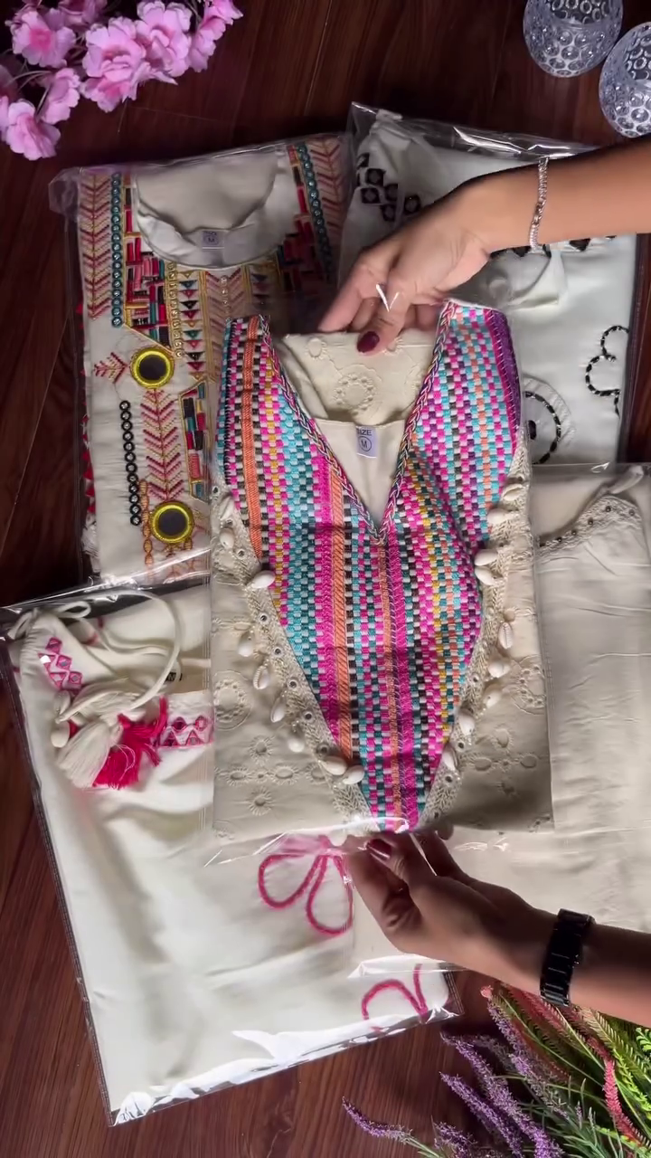 The Soul of Indian Fashion: Handwoven Ethnic Wear That Bridges the Gap Between Ancient Craft and Contemporary Sophistication (Version 40)