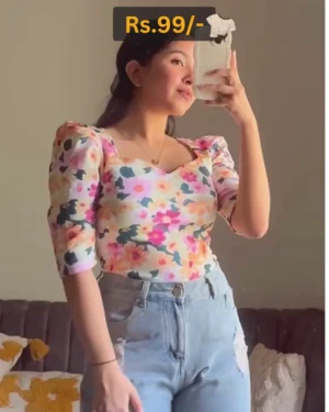 Trendy Women’s Short Top – Stylish Casual & Party Wear Crop-Length Top for Daily Use, College and Outings