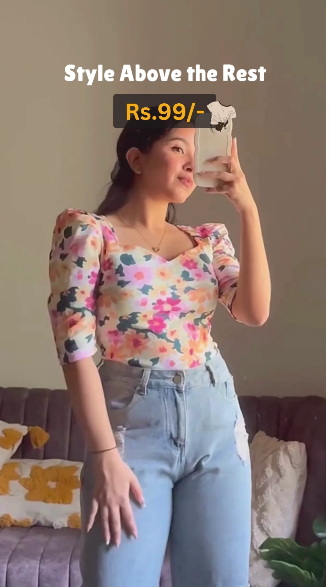 Trendy Women’s Short Top – Stylish Casual & Party Wear Crop-Length Top for Daily Use, College and Outings