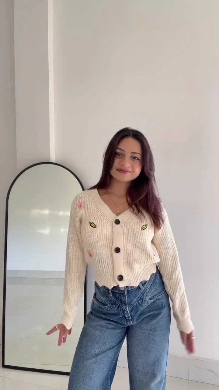 Women's Trendy Aesthetic Knitwear Collection - Oversized Crochet Pullover & Embroidered Cropped Cardigan