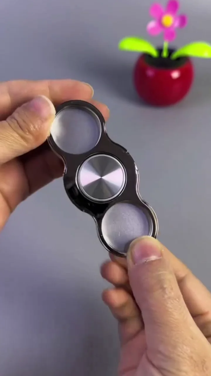 3-in-1 Multi-Functional Metal Fidget Spinner Phone Grip & Magnetic Kickstand - Zinc Alloy Stress Relief Rotating Ring Holder for Smartphones - Sleek Chrome Finish
